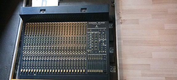 Product image 1 of 3