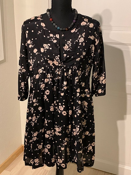 Product image 1 of 8