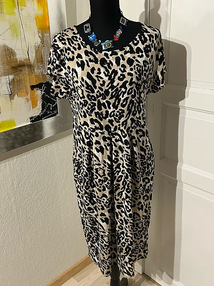 Product image 1 of 8