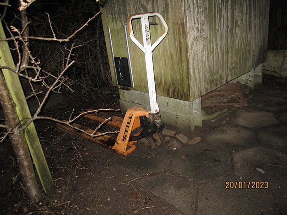 Product image 1 of 2