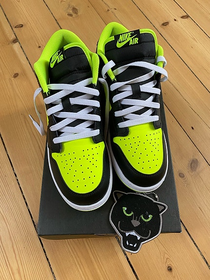 Product image 1 of 4