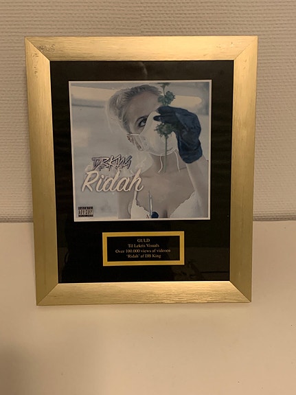 Product image 1 of 2