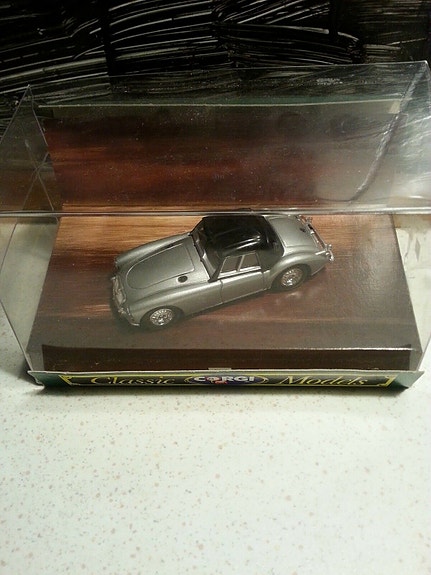 Product image 1 of 2