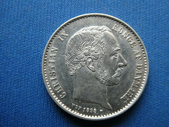 Product image 1 of 2