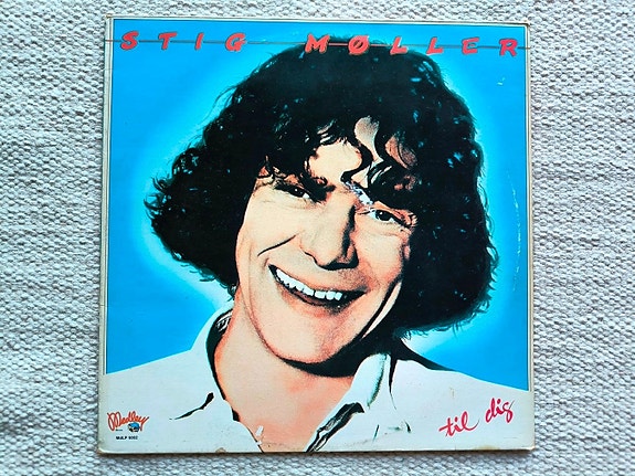 Product image 1 of 3