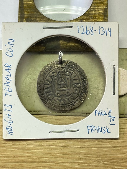 Product image 1 of 2