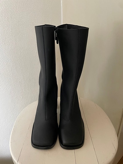 Product image 1 of 8