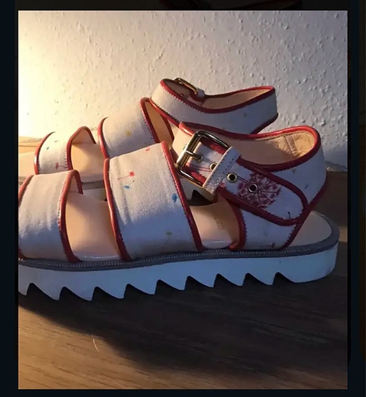 Product image 1 of 3