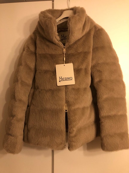 Product image 1 of 8