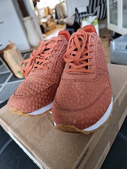 Product image 1 of 4