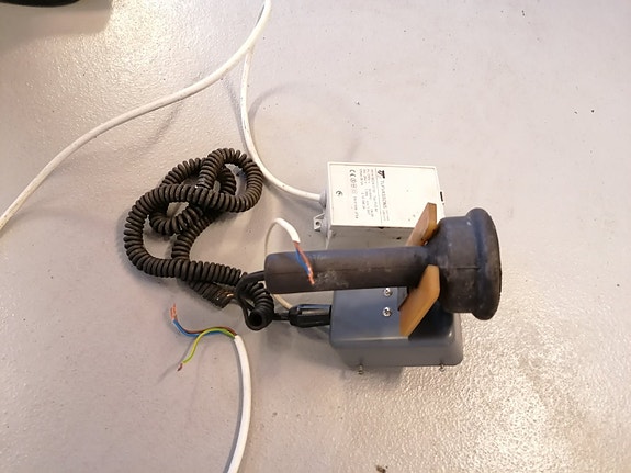 Product image 1 of 3