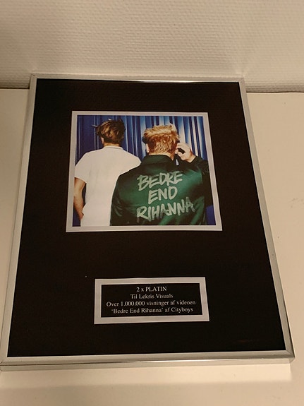 Product image 1 of 2