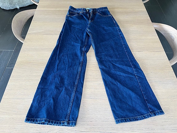 Product image 1 of 8