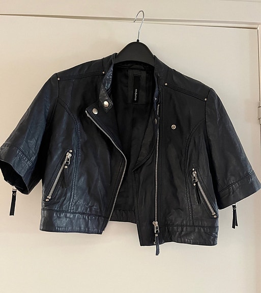 Product image 1 of 8