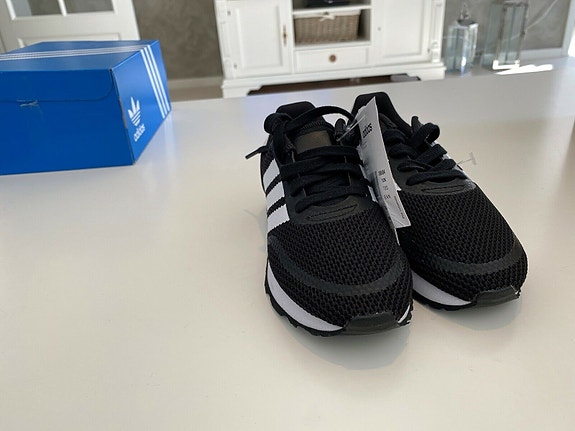 Product image 1 of 3