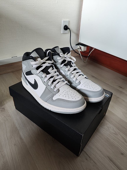 Product image 1 of 8