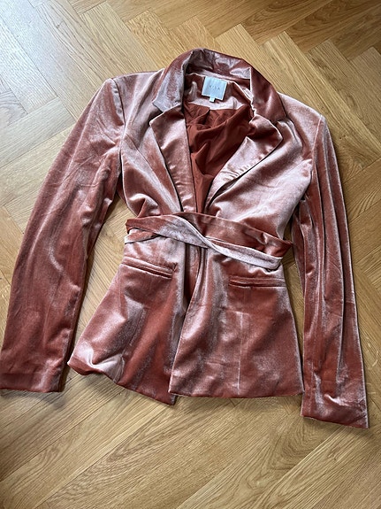 Product image 1 of 8