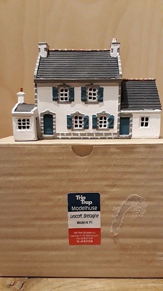 Product image 1 of 9