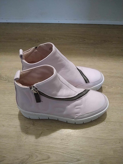 Product image 1 of 4