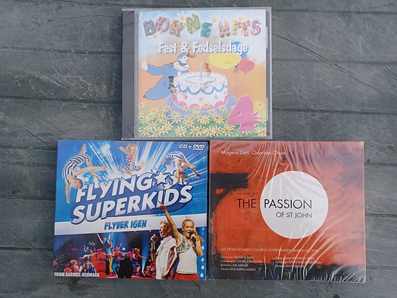 Product image 1 of 2