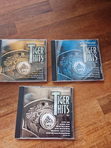 Product image 1 of 2