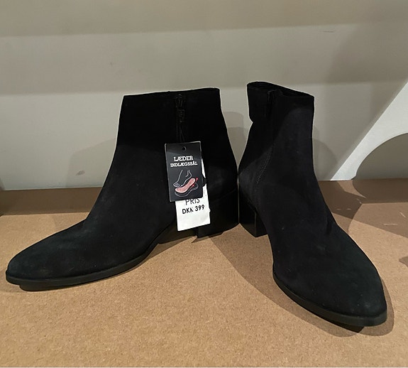 Product image 1 of 4