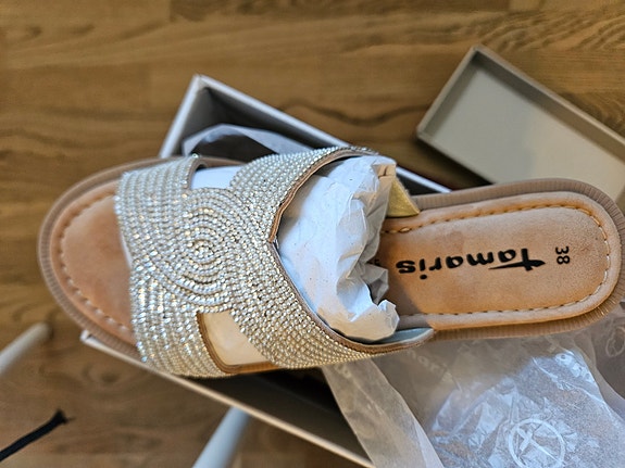 Product image 1 of 6