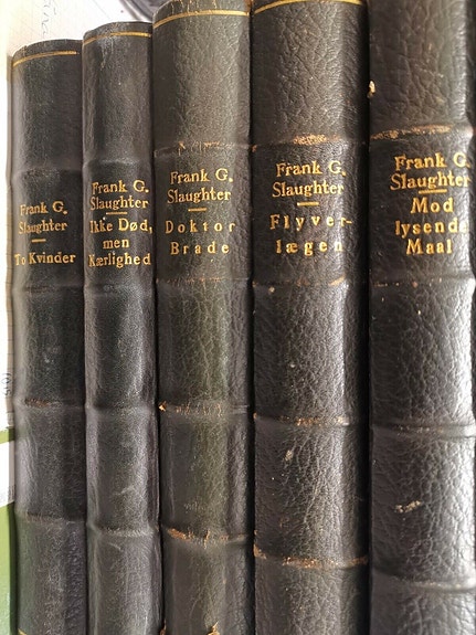 Frank G. Slaughter samling fra 1946, indbundet, genre: roman