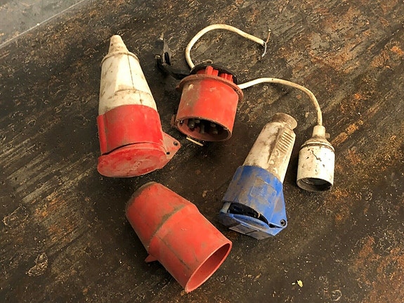 Product image 1 of 3