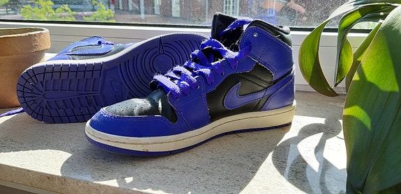 Product image 1 of 3