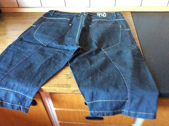 Product image 1 of 3
