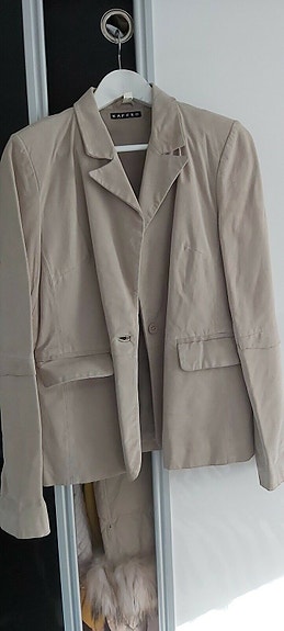 Product image 1 of 4