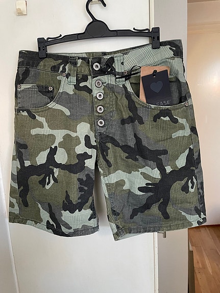 Product image 1 of 7