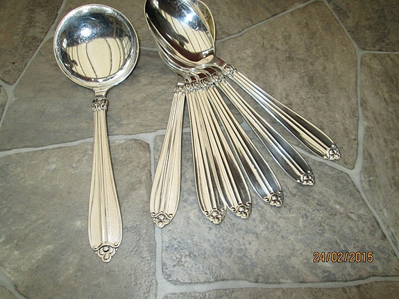 Product image 1 of 2
