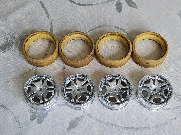 Product image 1 of 3