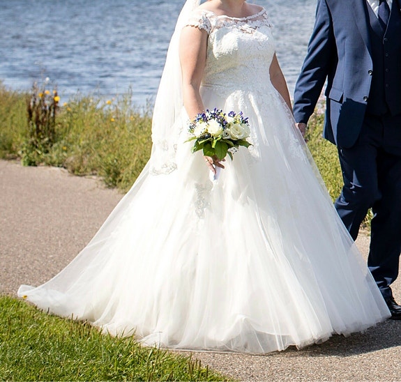 Product image 1 of 8