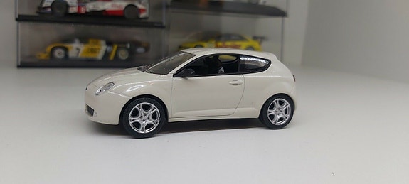 Product image 1 of 7