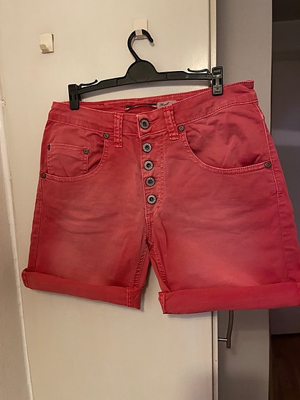 Product image 1 of 7