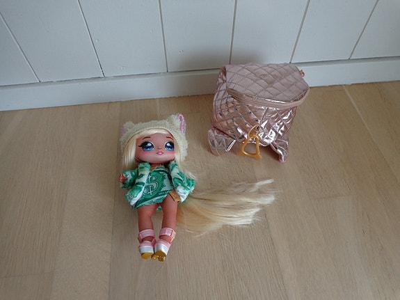 Product image 1 of 8