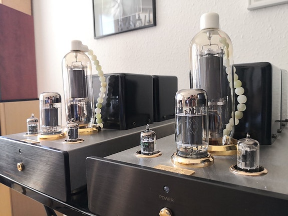 Product image 1 of 8