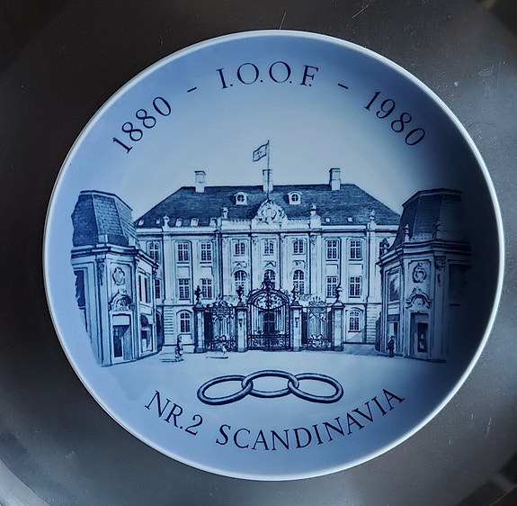 Product image 1 of 2