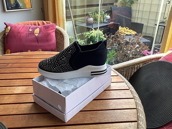 Product image 1 of 4