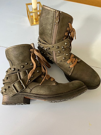 Product image 1 of 8