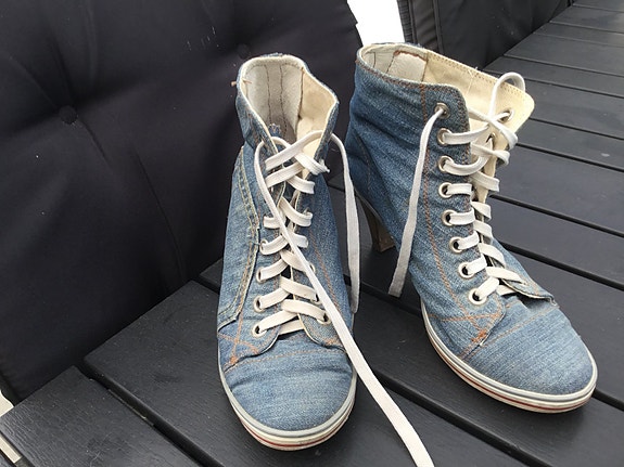 Product image 1 of 3