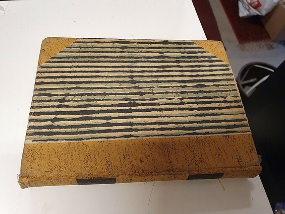 Product image 1 of 2