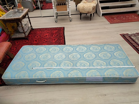 Product image 1 of 8