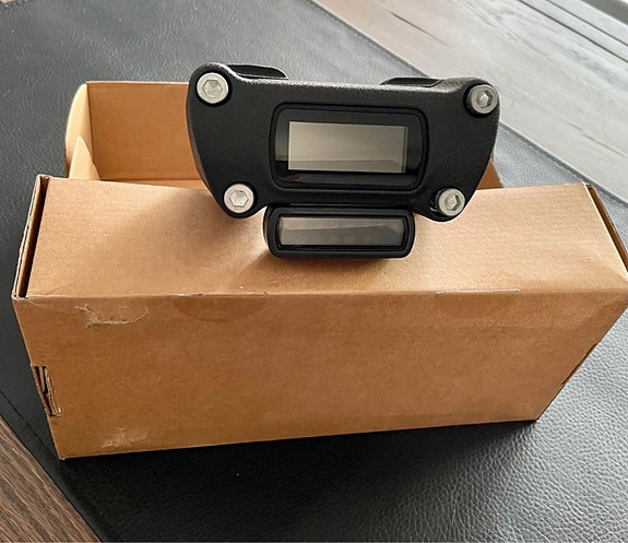 Product image 1 of 2