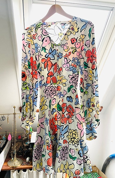 Product image 1 of 6