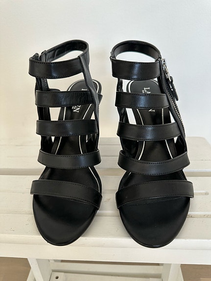 Product image 1 of 8