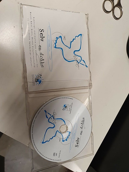 Product image 1 of 2